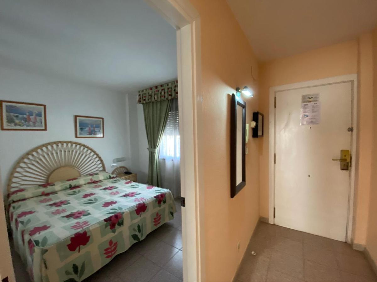 La Dorada Apartment Салоу Екстериор снимка